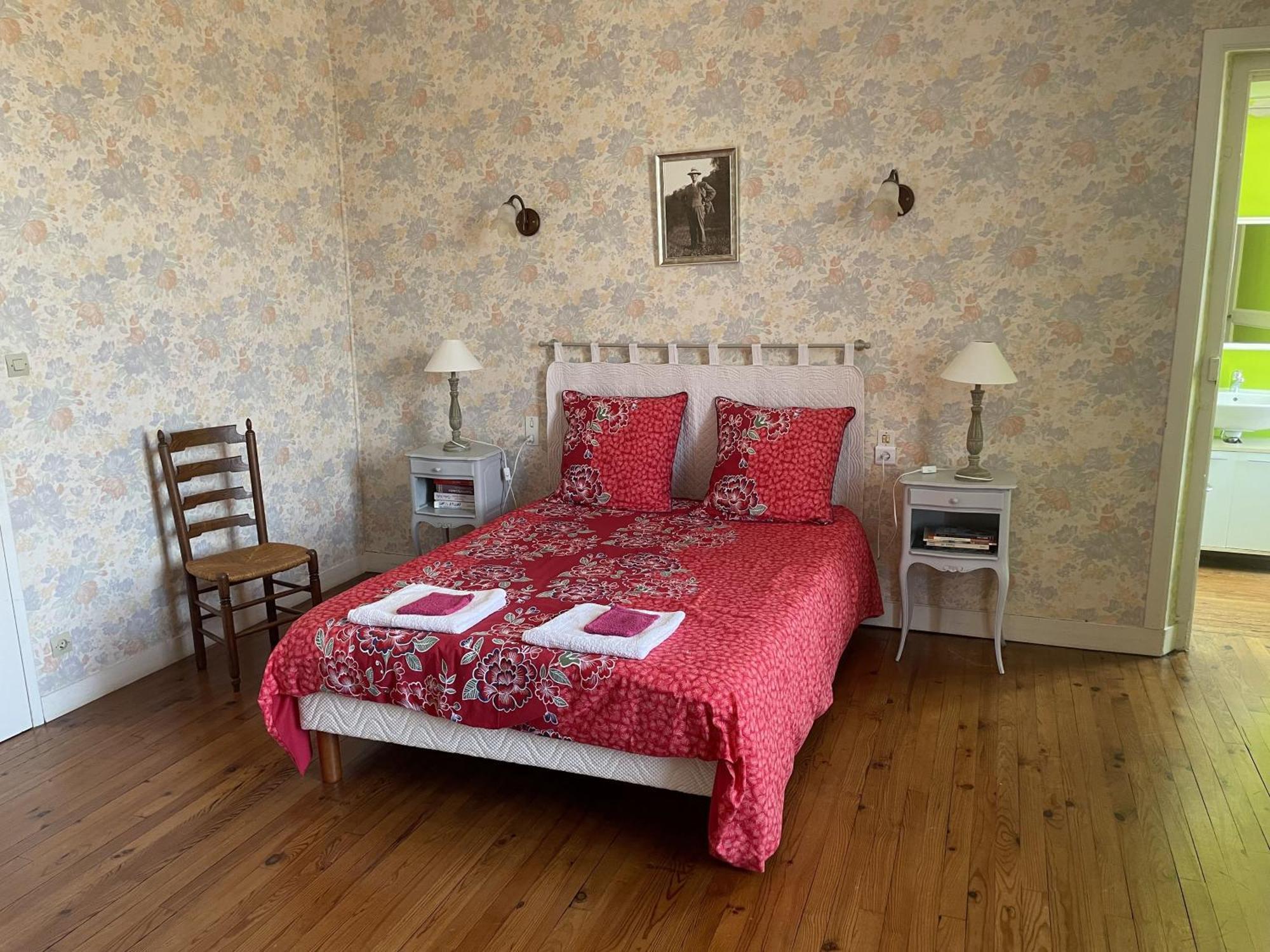 B&B Chambres D'Hotes Ferme Mahyas Saint-Jean-de-Savigny Exterior photo