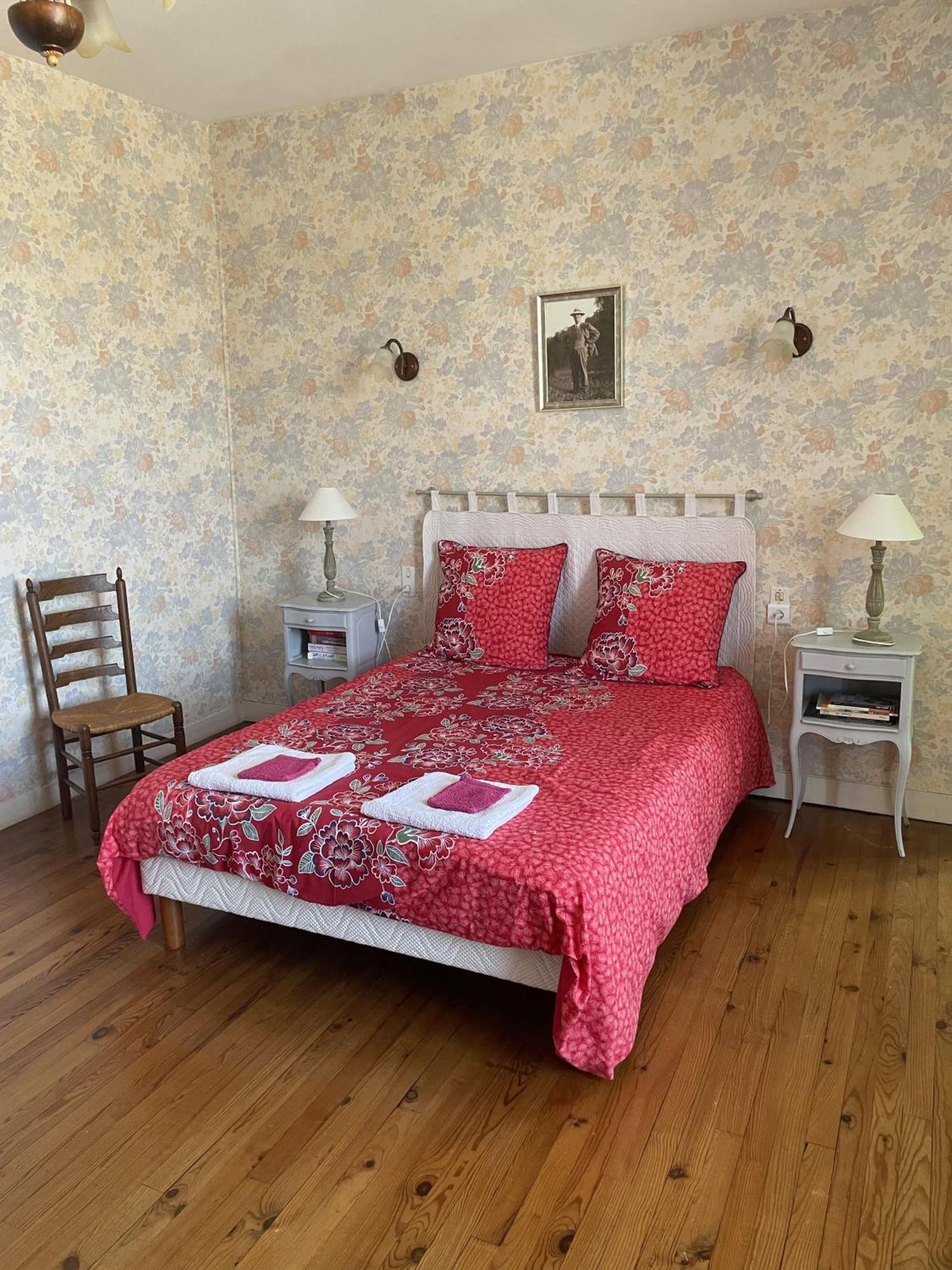 B&B Chambres D'Hotes Ferme Mahyas Saint-Jean-de-Savigny Exterior photo